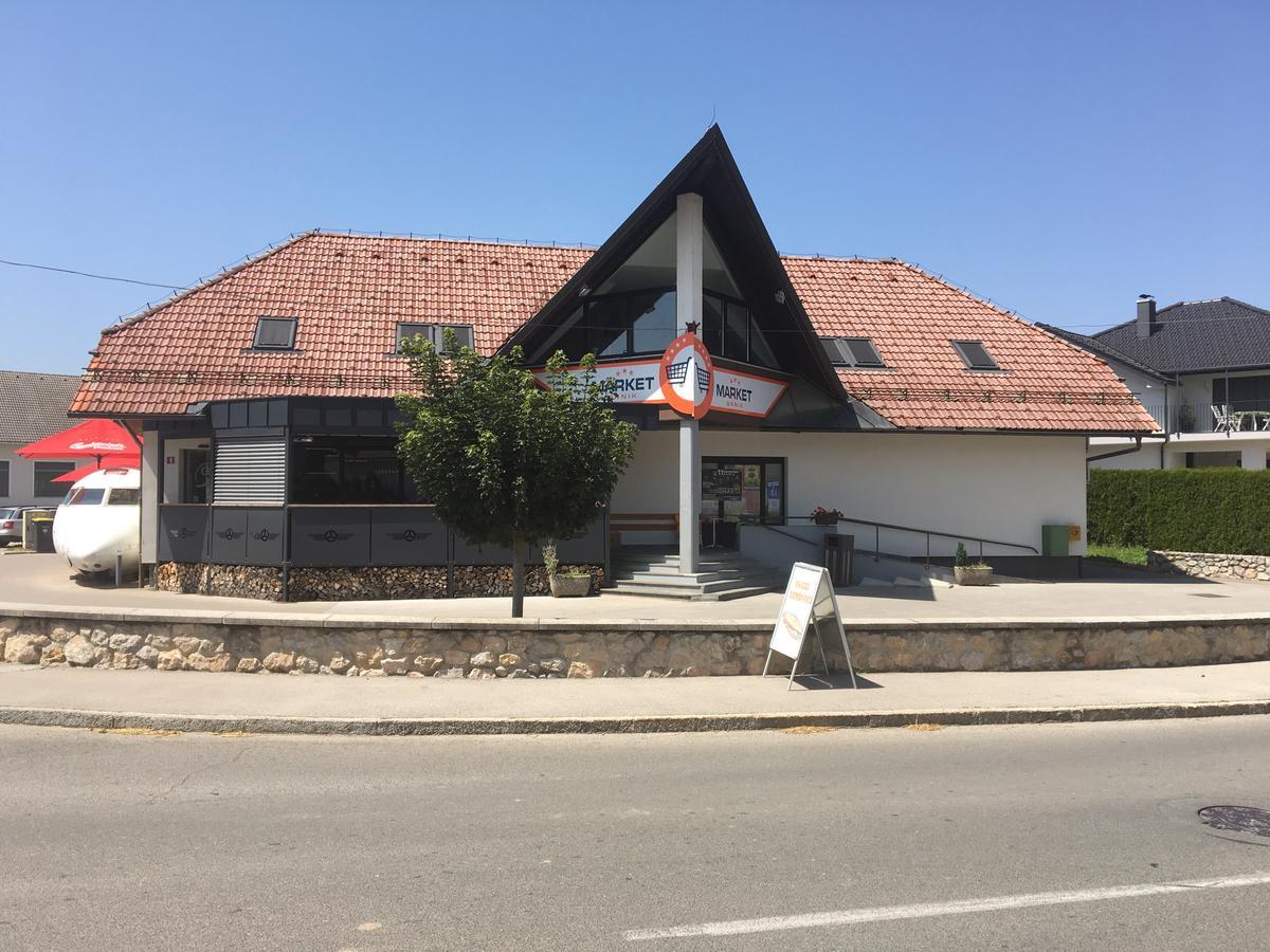 Apartments Avio Zgornji Brnik Exterior foto